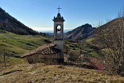 01 Partenza dalla chiesetta di San Barnaba in Salmezza (1000 m) 